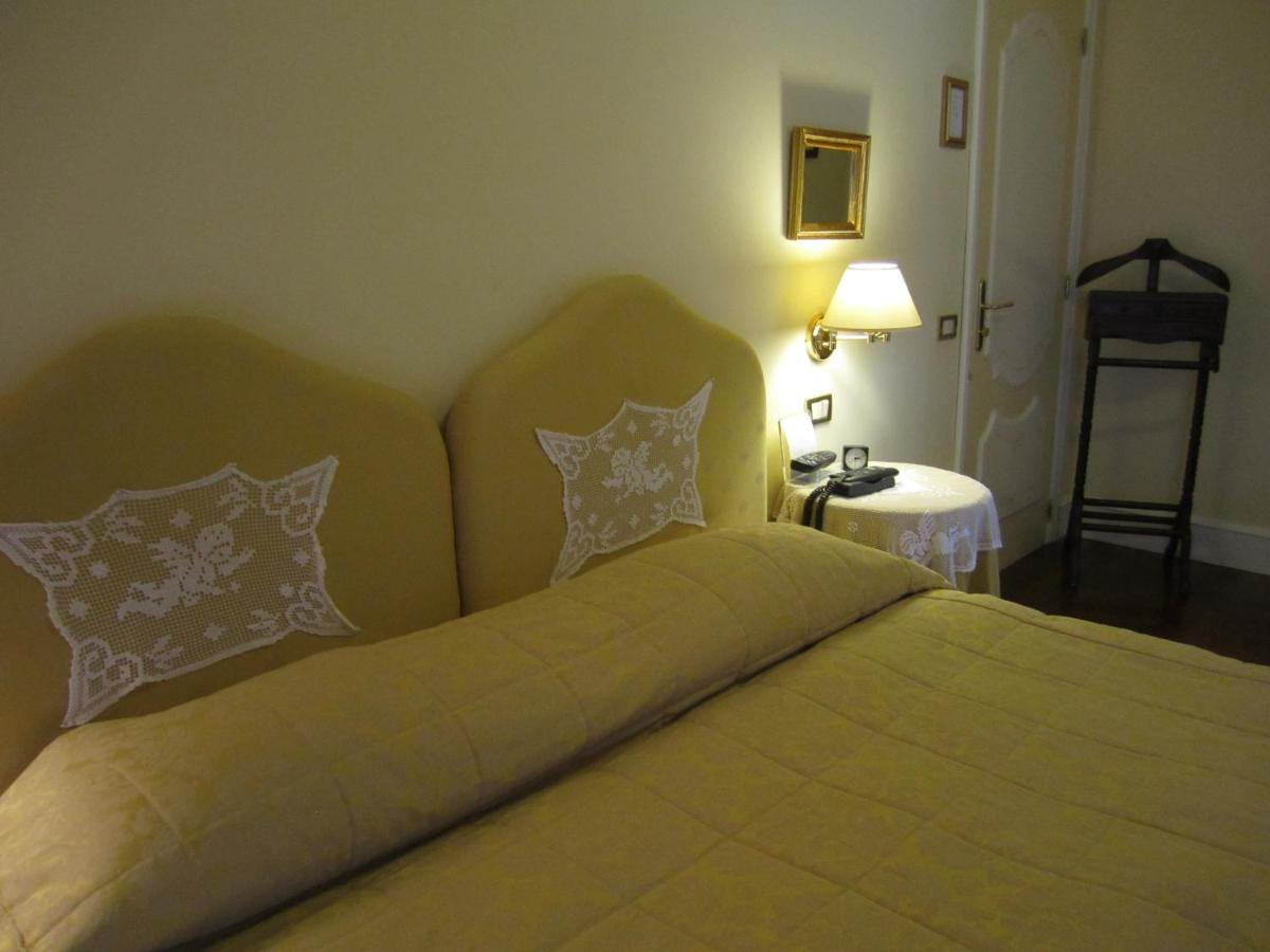 Mogliano Hotel Villa Castellani الغرفة الصورة
